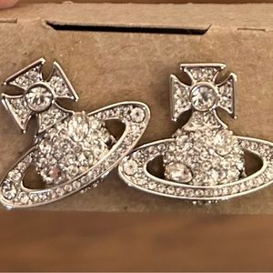 NibVivienne Westwood crystal orb stud earrings